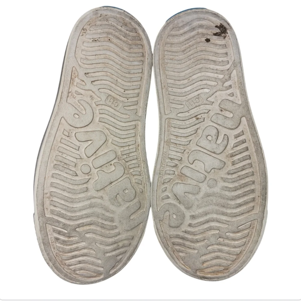 Native Shoes - Picture 2 of 7